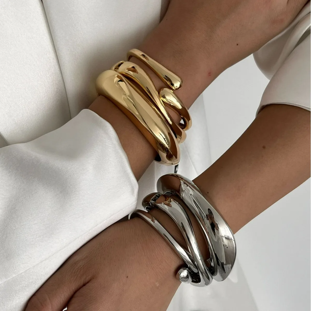Aura Flow Bangle
