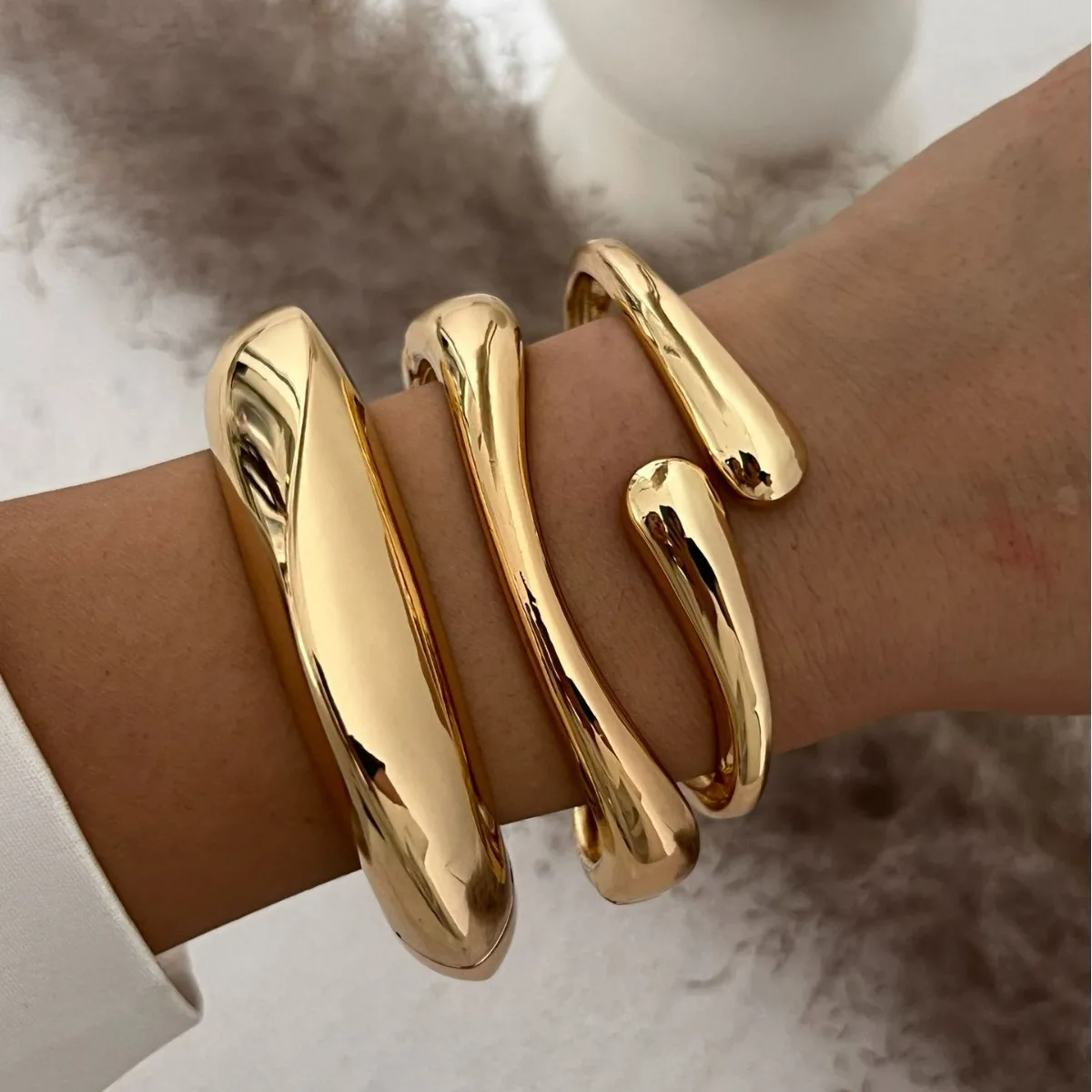 Aura Flow Bangle