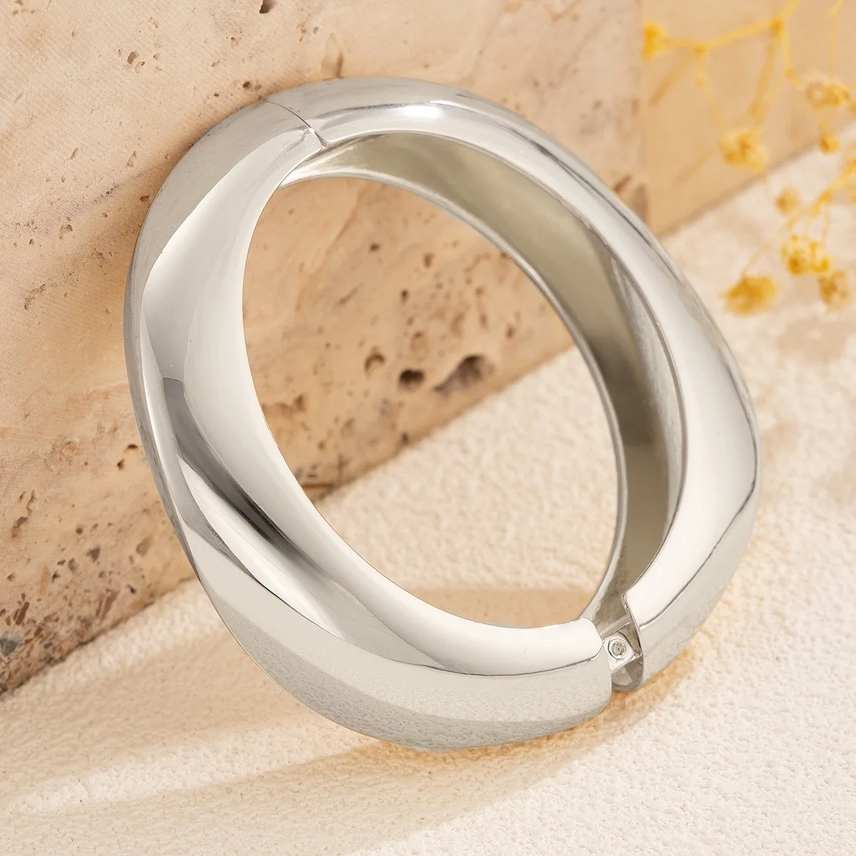 Aura Flow Bangle